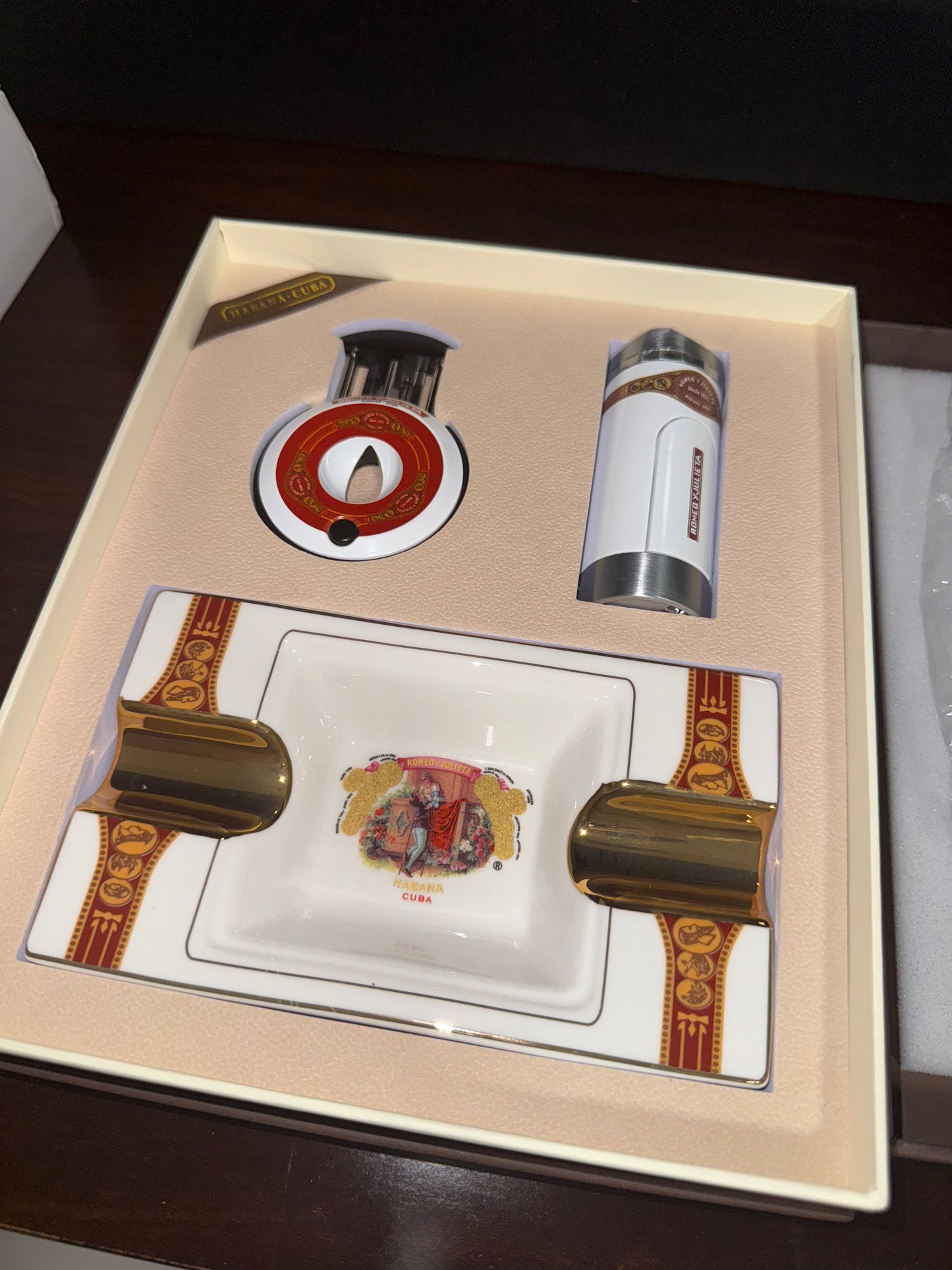 Romeo y Julieta Cigar Accessory Gift Set