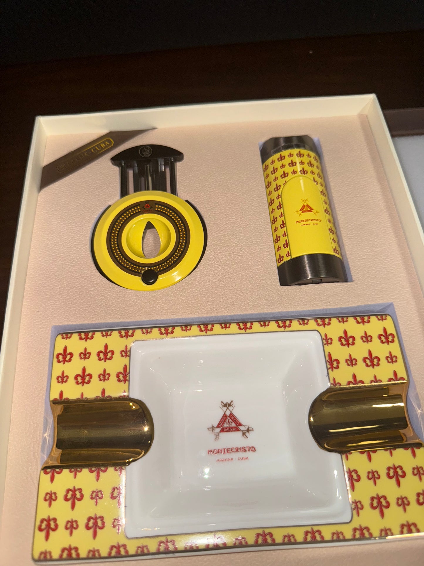 Montecristo Cigar Accessory Gift Set